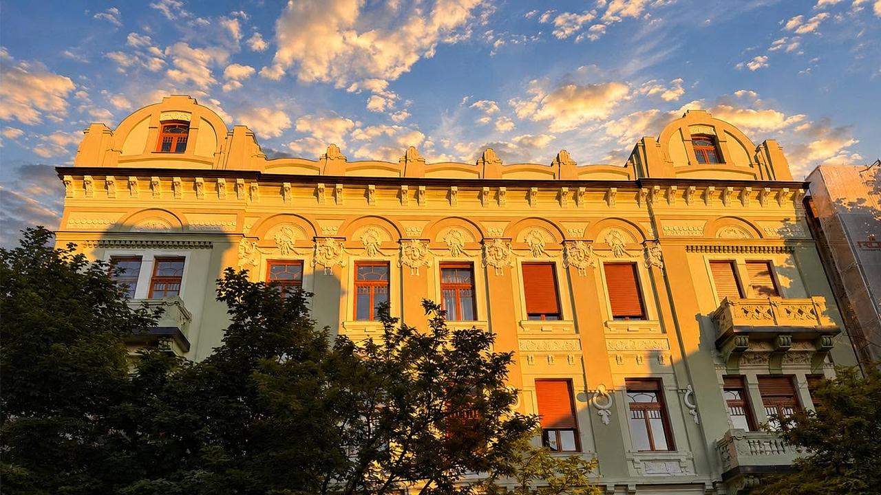 Palatul Jakob Fischer – o bijuterie Secession din Piața Alexandru Mocioni