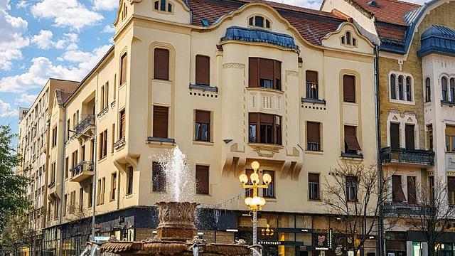 Palatul Arnold Merbl – Piața Victoriei.