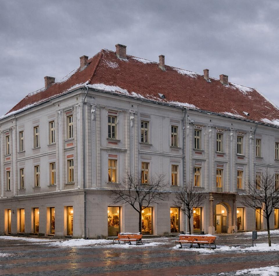 Casa cu Atlanți