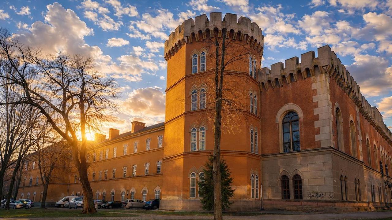 Castelul care a văzut începuturile Timișoarei — povestea Castelului Huniade