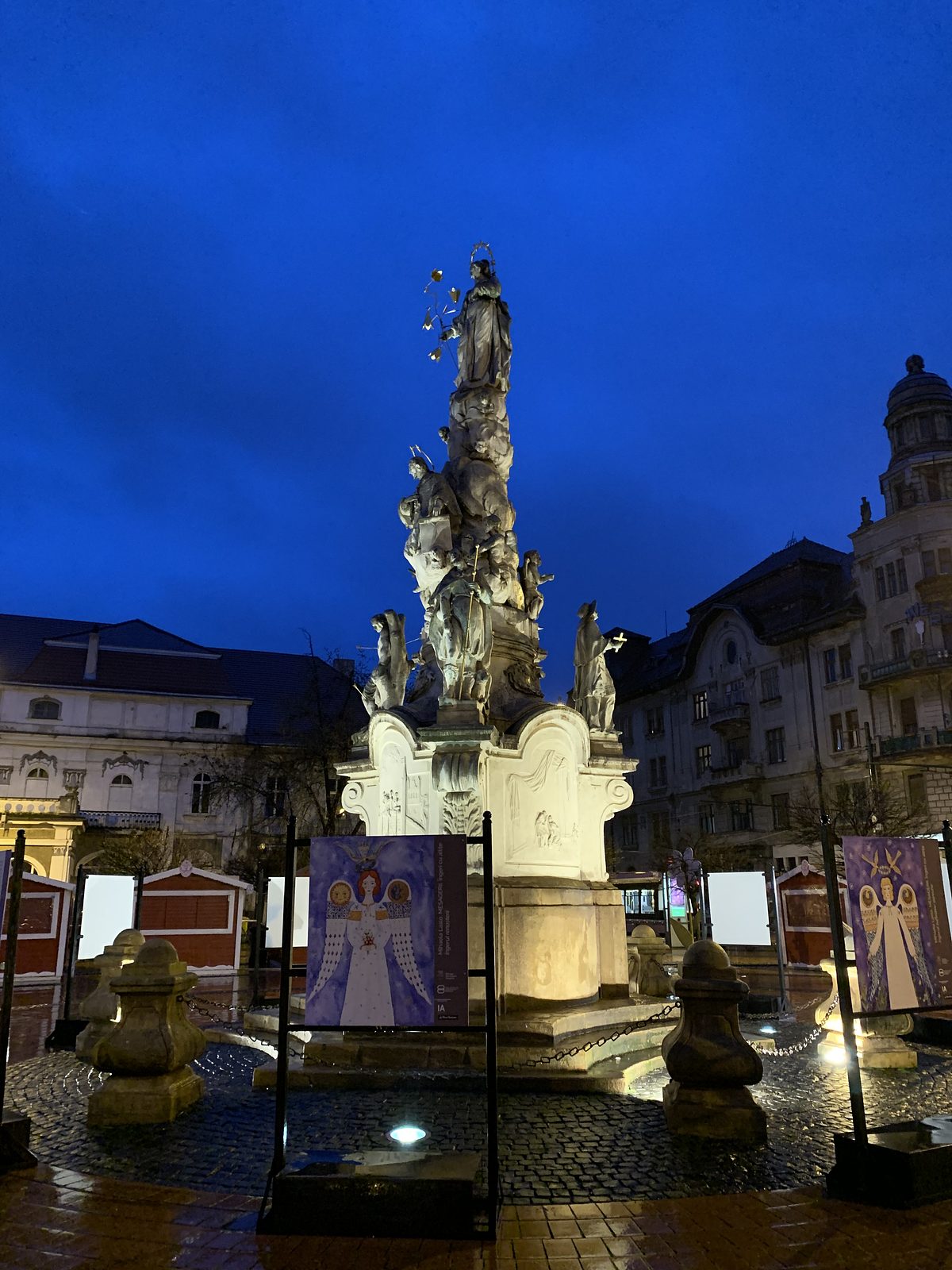 Statuia "Sf. Maria" și "Sf. Ioan Nepomuk"