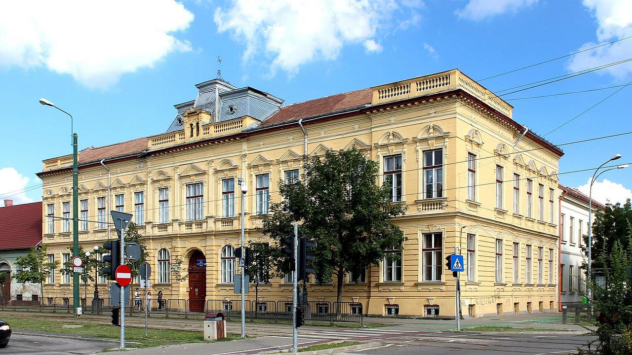 Pare doar o școală… dar e una dintre cele mai vechi povești de educație din Timișoara